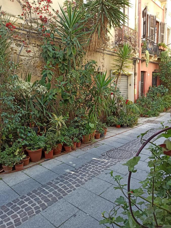 La Casetta Nel Centro Cagliari Exterior foto