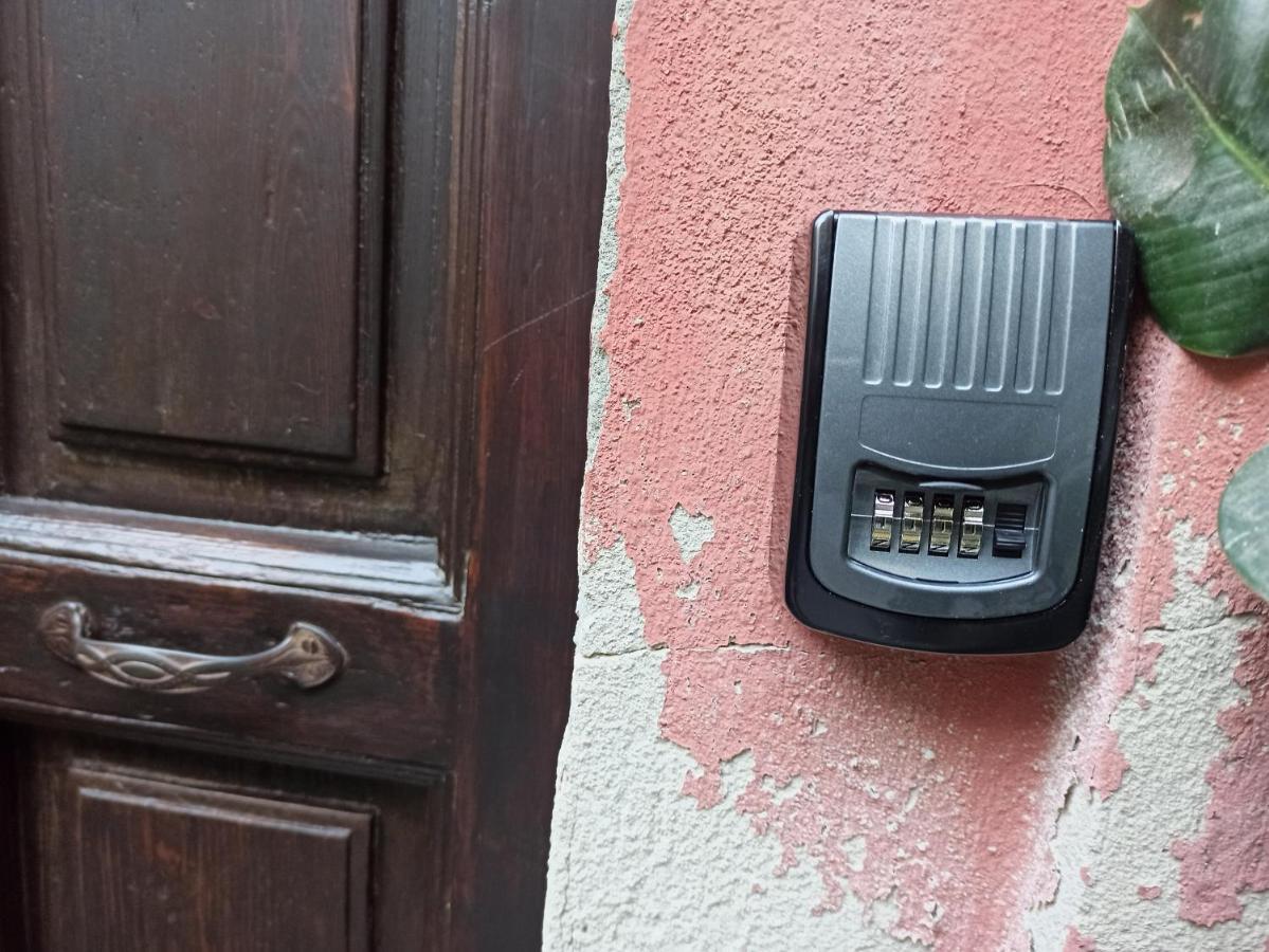 La Casetta Nel Centro Cagliari Exterior foto